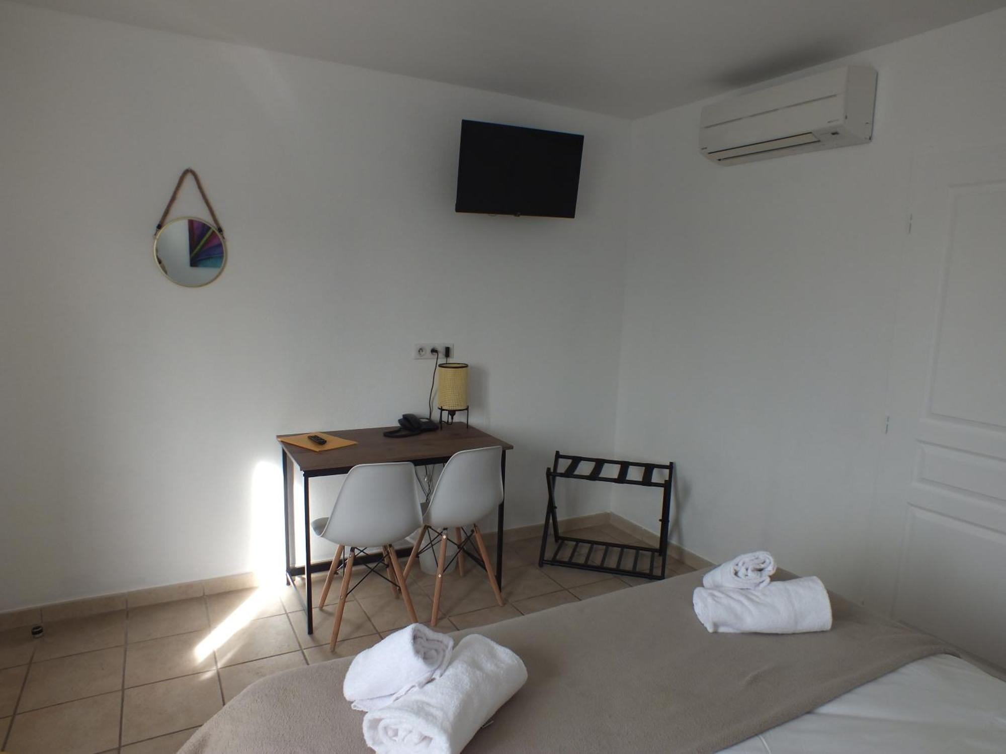 Logis Hotel Restaurant Le Clos Saint Loup Bram Luaran gambar