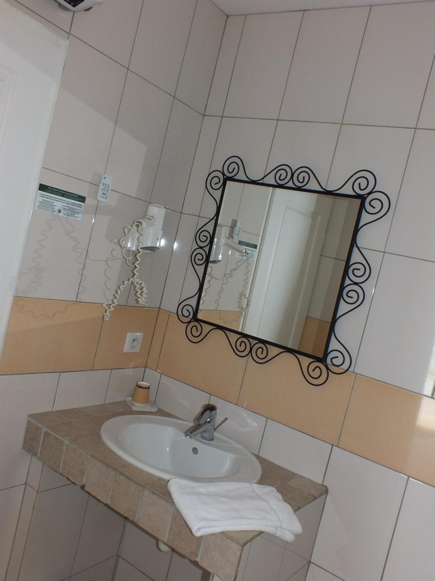 Logis Hotel Restaurant Le Clos Saint Loup Bram Luaran gambar