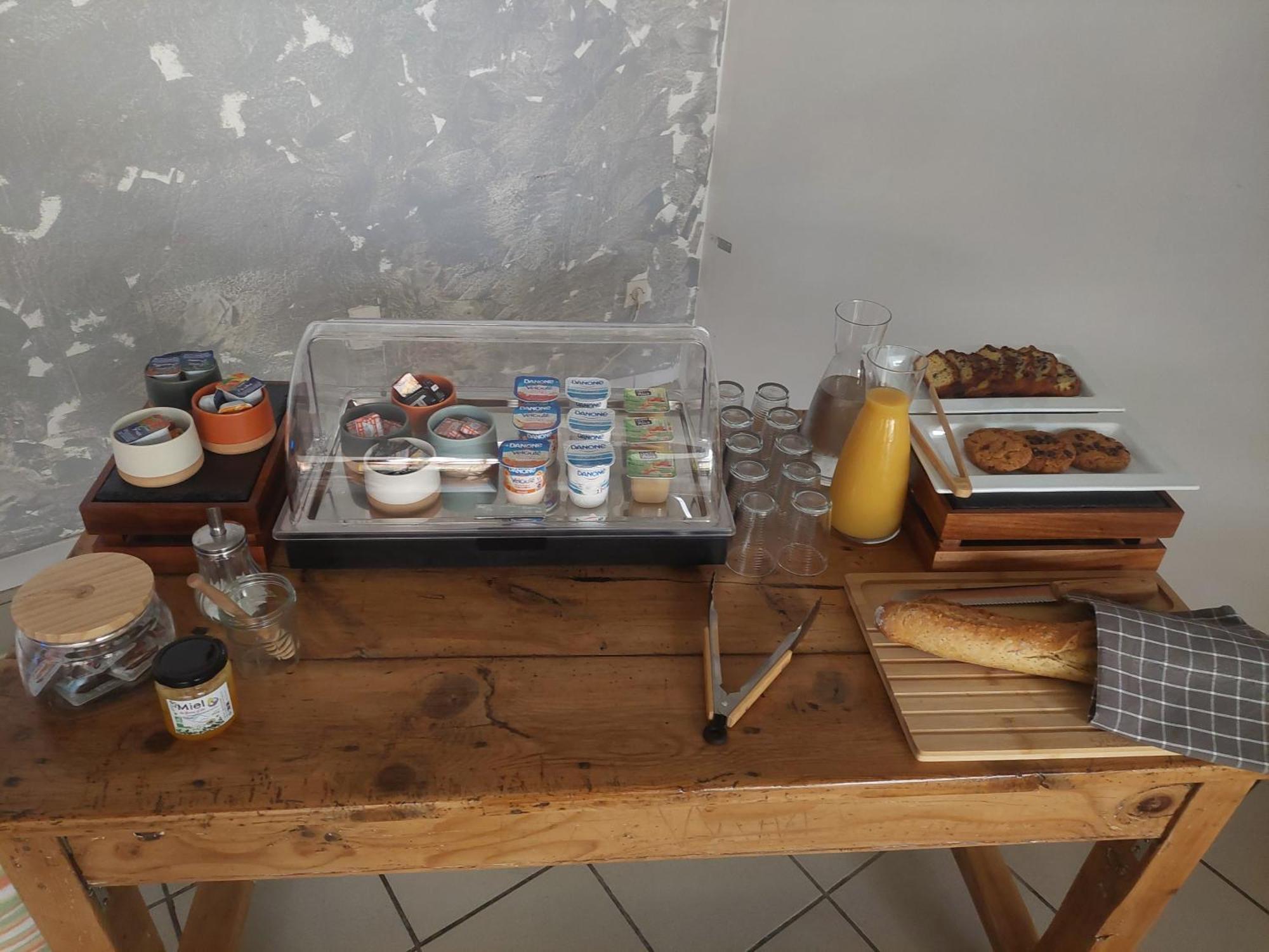 Logis Hotel Restaurant Le Clos Saint Loup Bram Luaran gambar