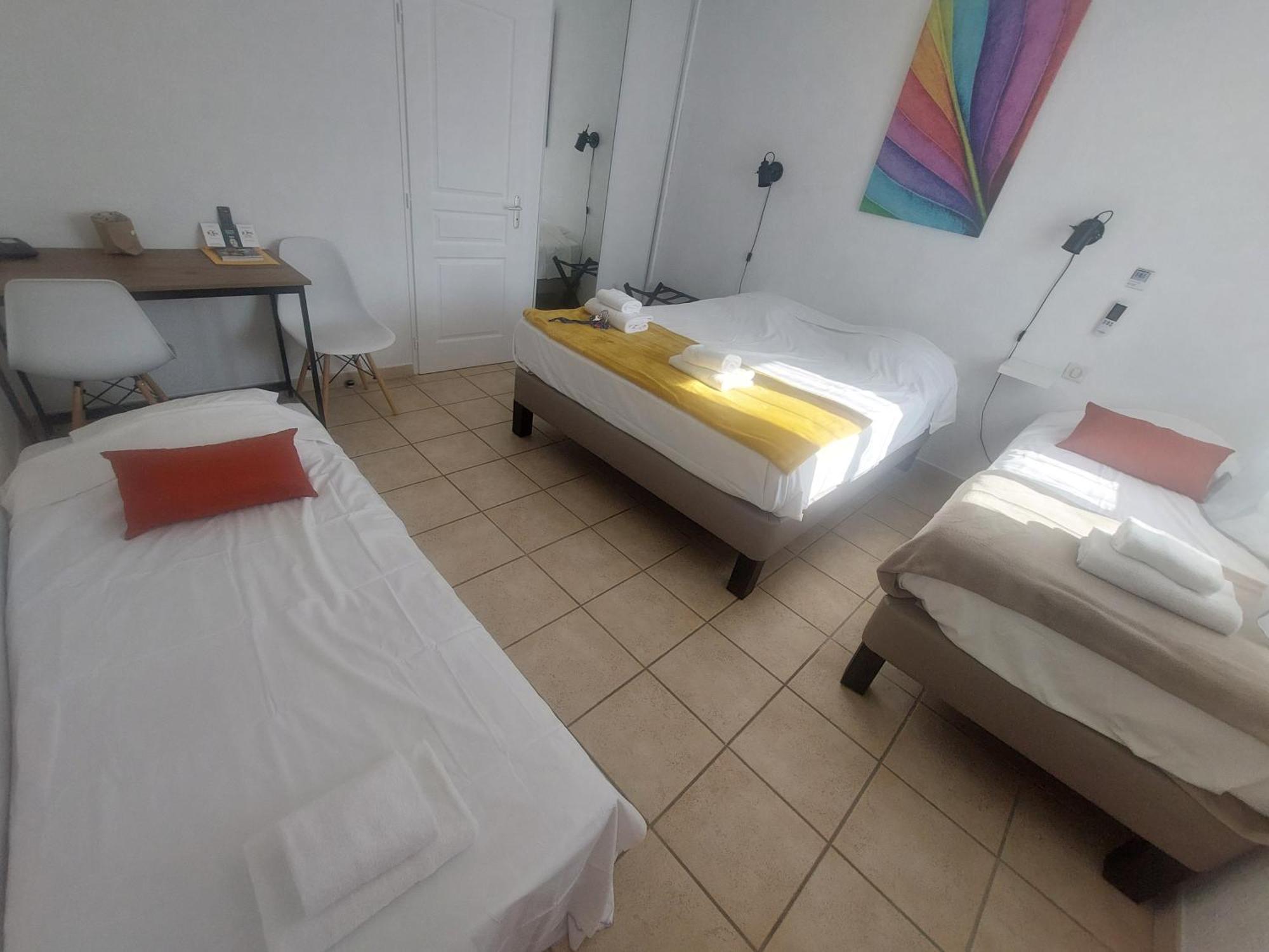 Logis Hotel Restaurant Le Clos Saint Loup Bram Luaran gambar